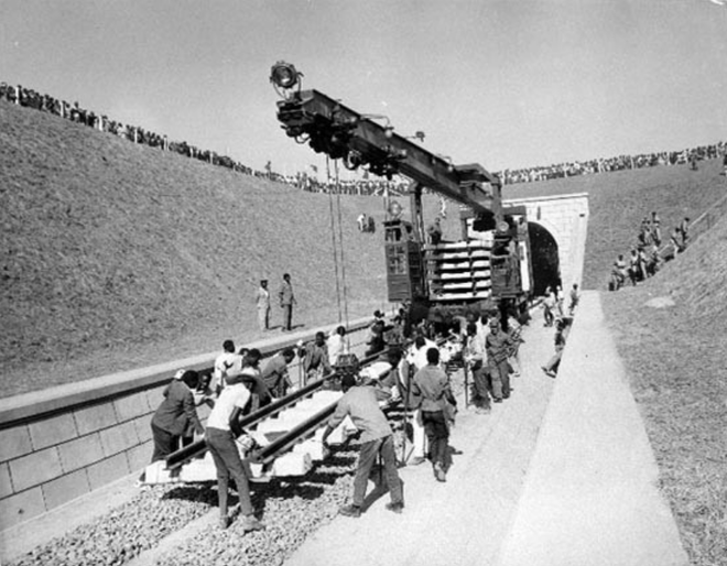 Pag-unlad ng Tsina, bagong pagkakataon ng daigdig_fororder_0402railway