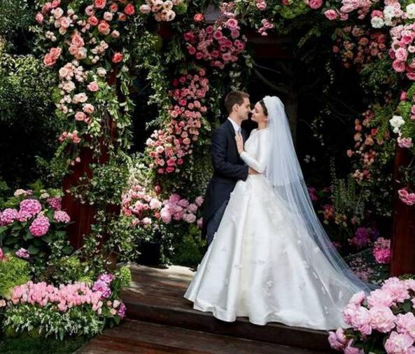 米兰达可儿宣布怀孕 与差7岁老公迎首个孩子