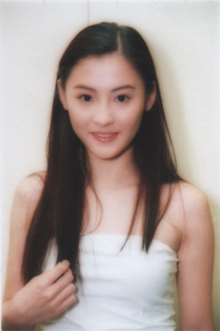 张柏芝复出影坛 玉女昔日青涩照 被赞：惊艳了时光