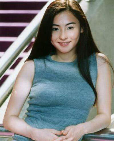 张柏芝复出影坛 玉女昔日青涩照 被赞：惊艳了时光