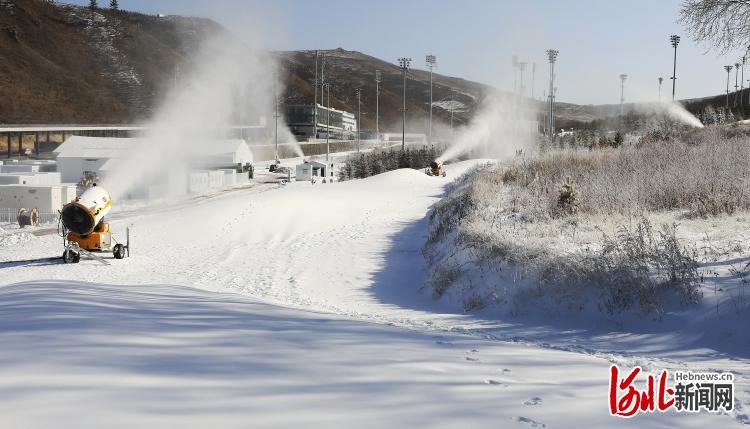 河北张家口：国家越野滑雪中心造雪进行时