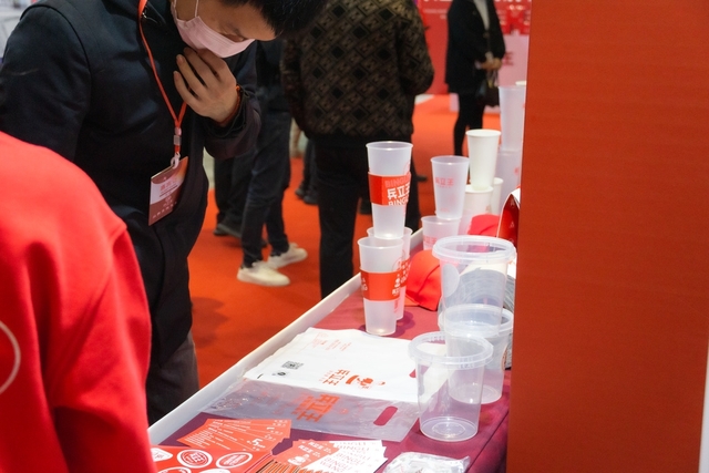 现制茶饮整体规模突破千亿元 四川本土茶饮“黑马”兵立王“迎风”出道_fororder_3.JPG