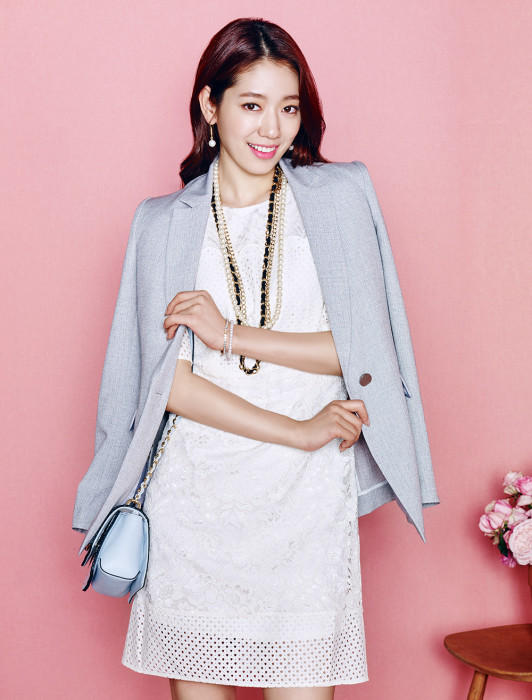 朴信惠少女系写真画风甜美