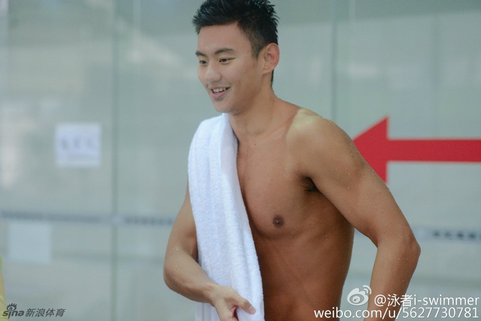 宁泽涛变身浴巾侠