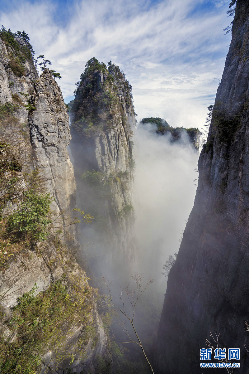 湖北恩施：峡谷秋色 胜景迷人