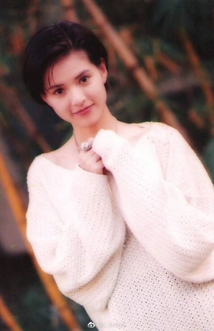 李若彤开通微博 网友忙晒《神雕侠侣》剧照(图)