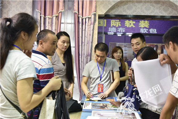 【区县联动】重庆独有的"棒棒军"已近消失 崭新的"朝天门"崛起【区县联动 列表】重庆"棒棒军"已近消失 新的"朝天门"崛起