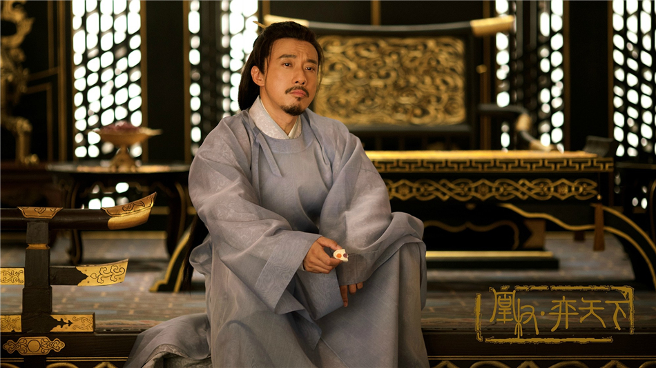 《凰权·弈天下》讲述了当朝六皇子宁弈(陈坤饰)与前朝遗孤凤知微