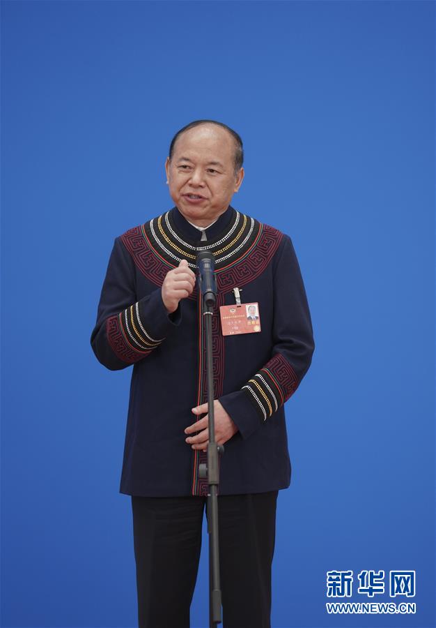 今年两会委员通道开启