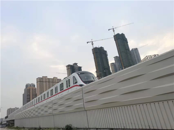 武汉地铁5号线项目负责人师全海——在无人驾驶地铁线念好管理经