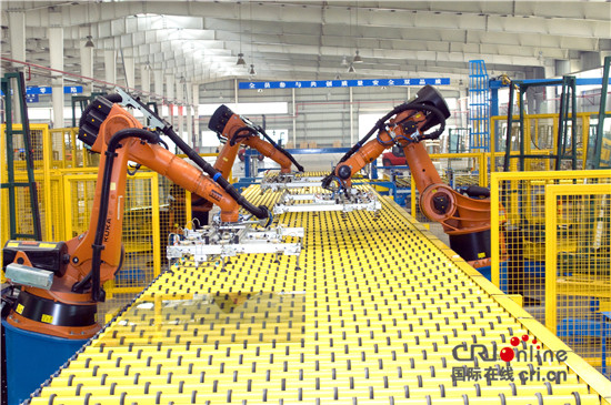 已过审【CRI专稿 标题摘要】一座现代化的“玻璃城” 崛起在重庆万盛 已过审【CRI专稿 标题摘要】一座现代化的“玻璃城” 崛起在重庆万盛