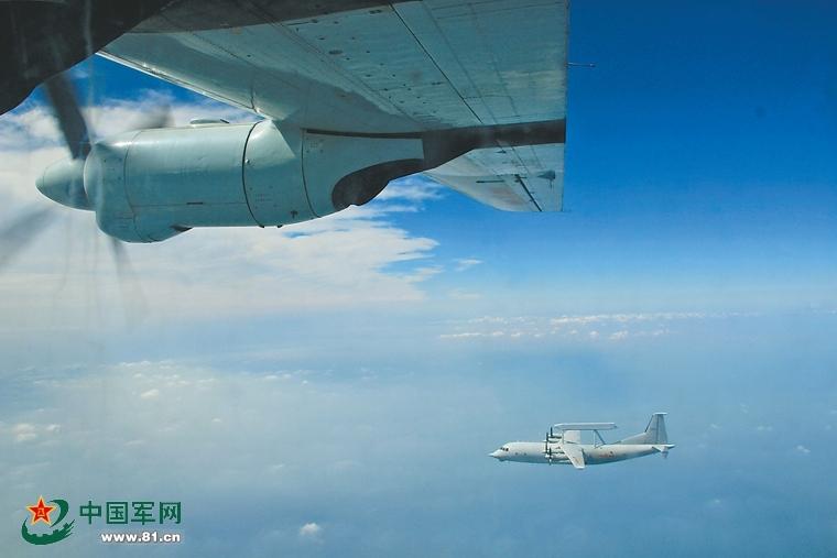 解放军预警机频繁起降巡视海疆