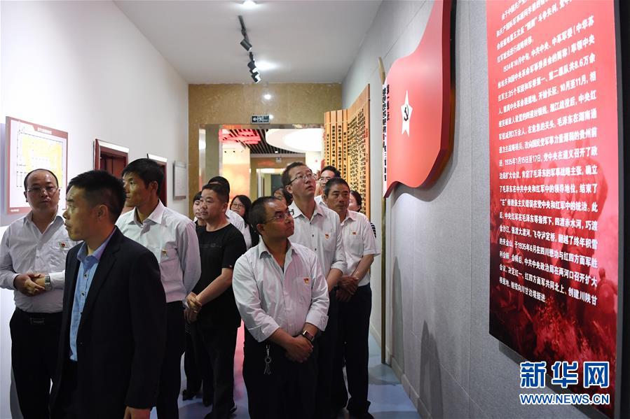 甘肃迭部迎来红色旅游热