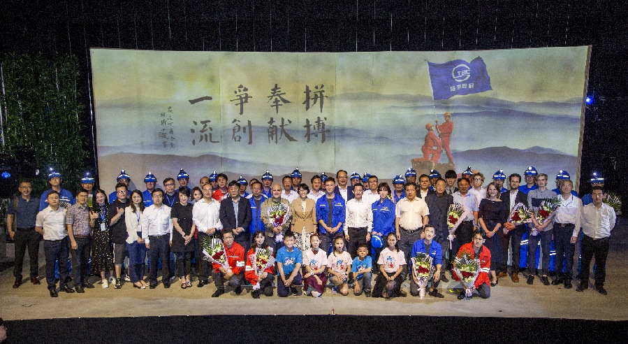 話劇《大風有隧》昨晚在滬開演 用話劇講述上海隧道人初心和使命