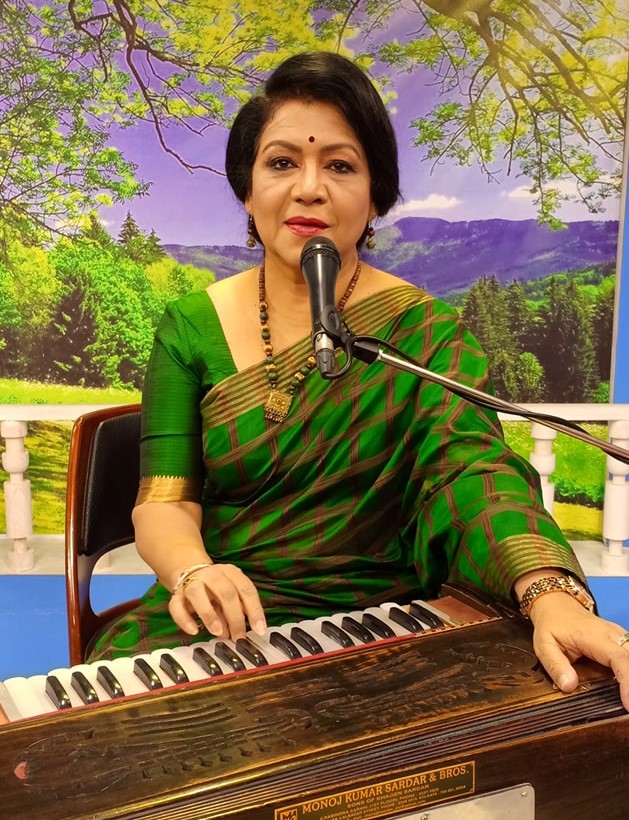 রবীন্দ্রসংগীতের শুদ্ধতা, গায়কী বজায় রাখতে চেষ্টা করি: সালমা আকবর_fororder_a3