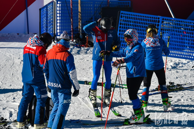 “相約北京”冬奧系列測試賽各參賽隊展開首日訓練