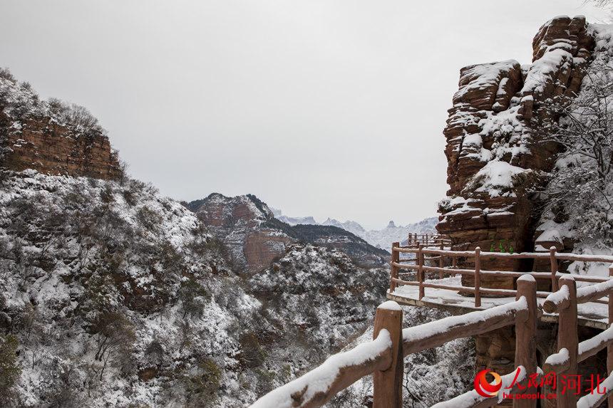 白雪皑皑银装素裹 河北各地迎来今冬“初雪”