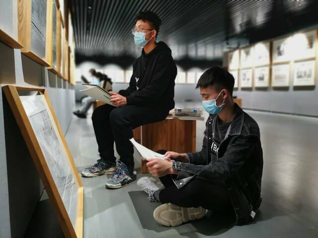 “学习用典”连环画作品展走进榆林