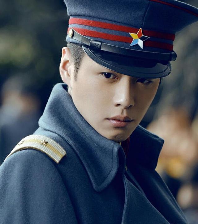 你称张若昀是小明星？人家的家世能吓shi你