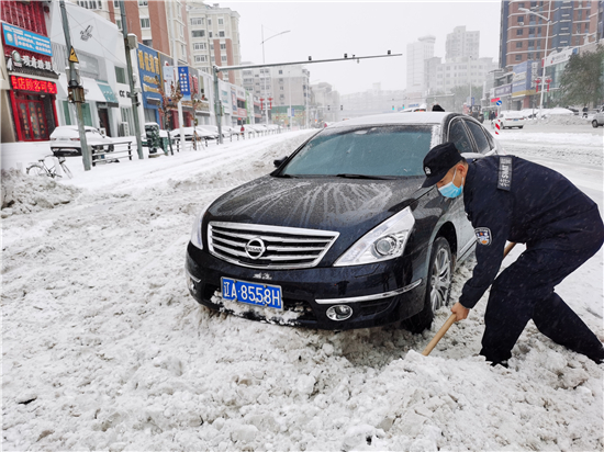 沈阳：除雪总动员_fororder_大东公安1