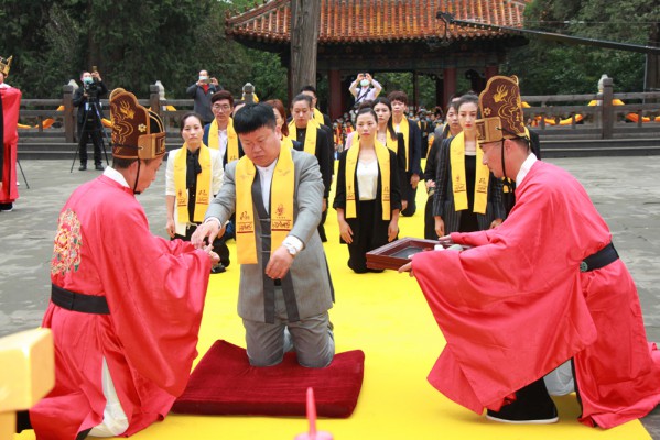 【聚焦·928】祭孔大典 做以爱为底色有温度的教育