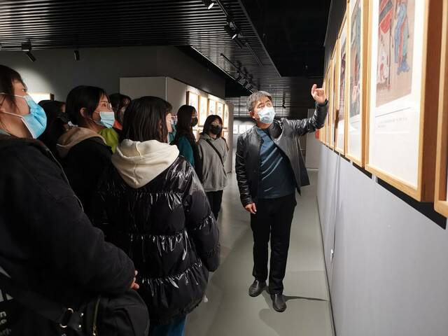 “学习用典”连环画作品展走进榆林