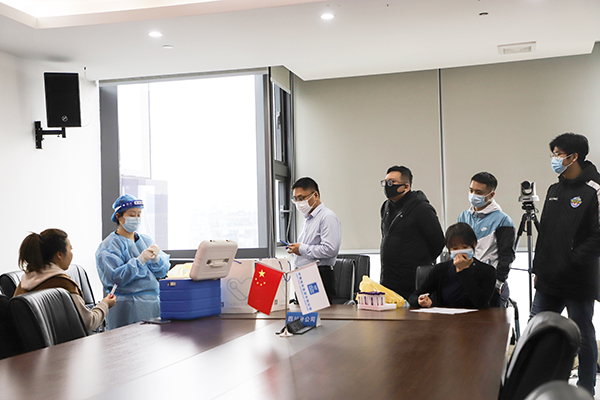 防疫有序｜中建二局土木集团组织在蓉员工核酸检测_fororder_员工有序进行核酸检测