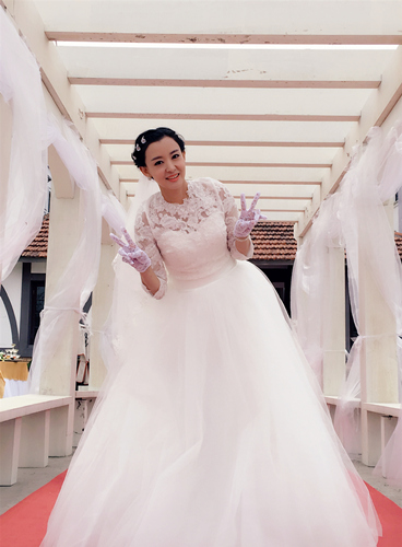 周奇奇《爱人同志》杀青 新剧《翻译官》受关注