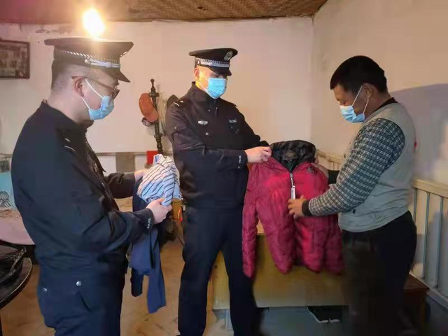 寒冬送暖意 警民心连心