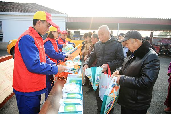 （勿签）国网德阳供电公司：田野里的主题党日_fororder_mmexport1637910012328