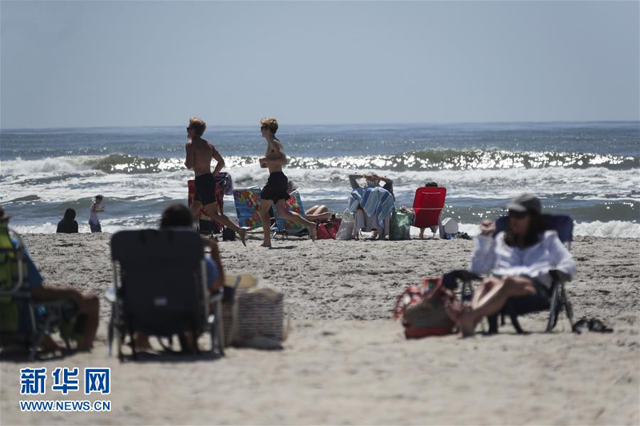 美国纽约州部分海滩恢复开放