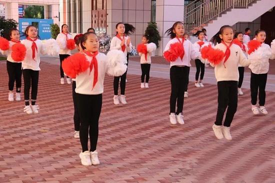 榆林高新区第八小学举行课后服务现场会