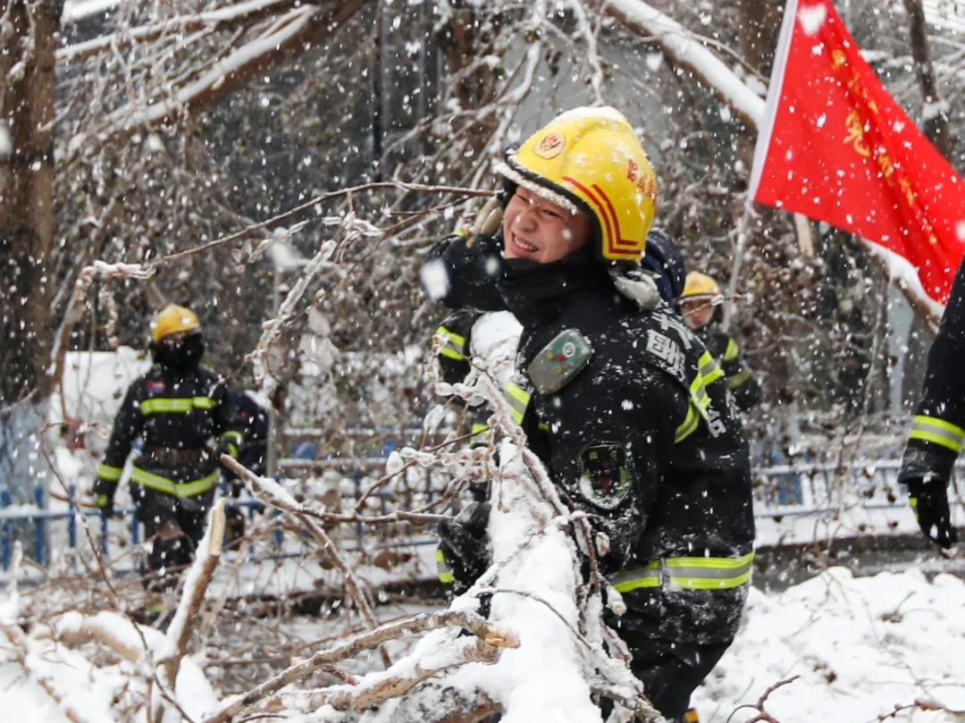 迎戰大風雪！黑龍江省消防救援總隊以實際行動“奮戰”在第三十個消防日_fororder_8.webp