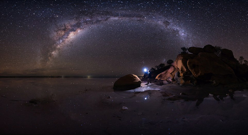 摄影师捕捉迷人星空 星河天幕美不胜收(图)