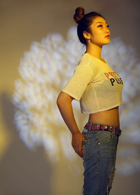 中国女篮新晋女神私照曝光 爱自拍+甜品潮牌