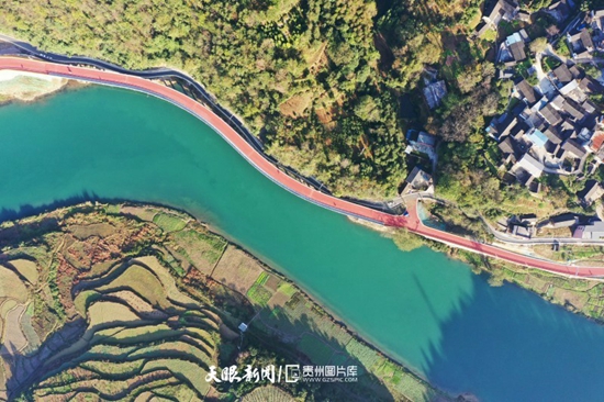 铜仁：慢行“彩”路美如画_fororder_微信图片_20211130084931