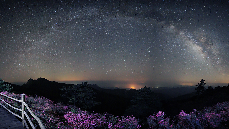 【湖北】【客户稿件】麻城龟峰山景区迎避暑游小高峰（组图）