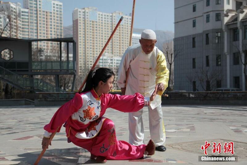 Yariniyar dake wasan Kongfu_fororder_d7732f99ea984f94971dd48b08cc3dbb