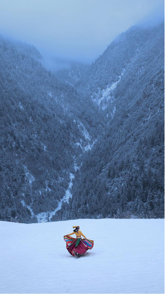 短视频下沉的“藏区样本”：嘉绒姐姐阿娟用火山小视频推广阿坝美景和特产