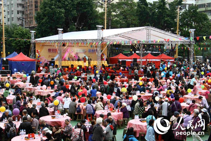 香港举办三千人盆菜宴 庆祝回归祖国20周年