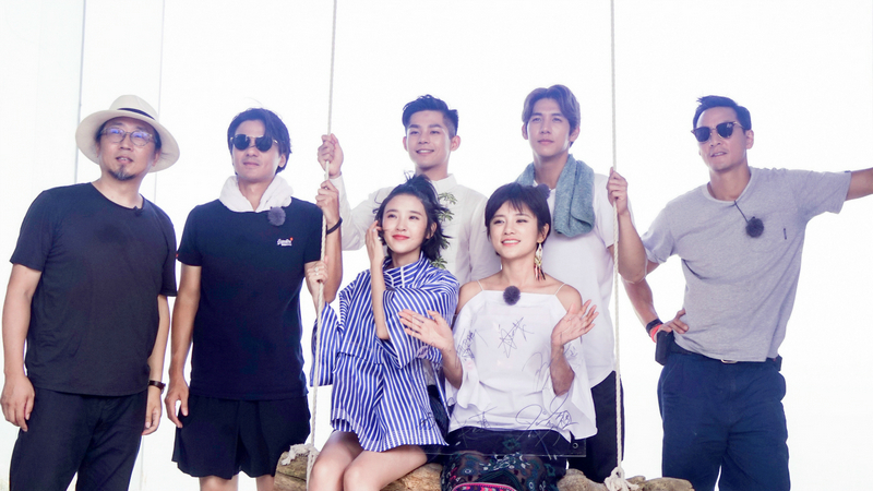 《漂亮的房子》冯德伦抱吉他弹唱 帅翻众人