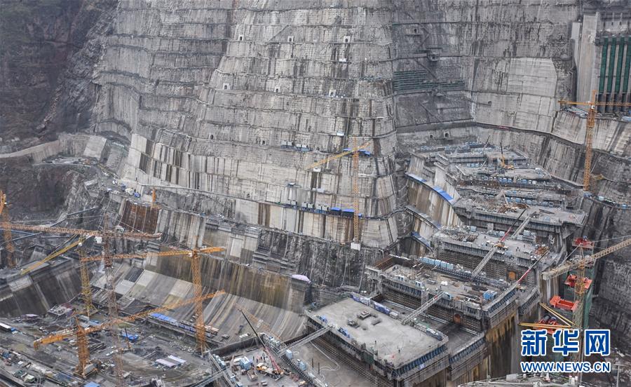 白鹤滩水电站加紧建设