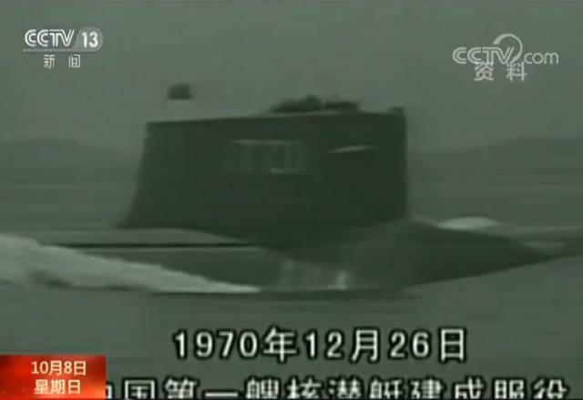 习总书记一再邀请他坐到自己身边，这位广东老人到底是谁？