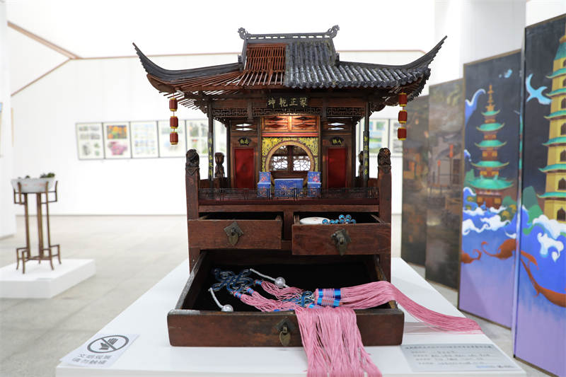 武汉设计工程学院：师生作品展现“想象中的乡村”