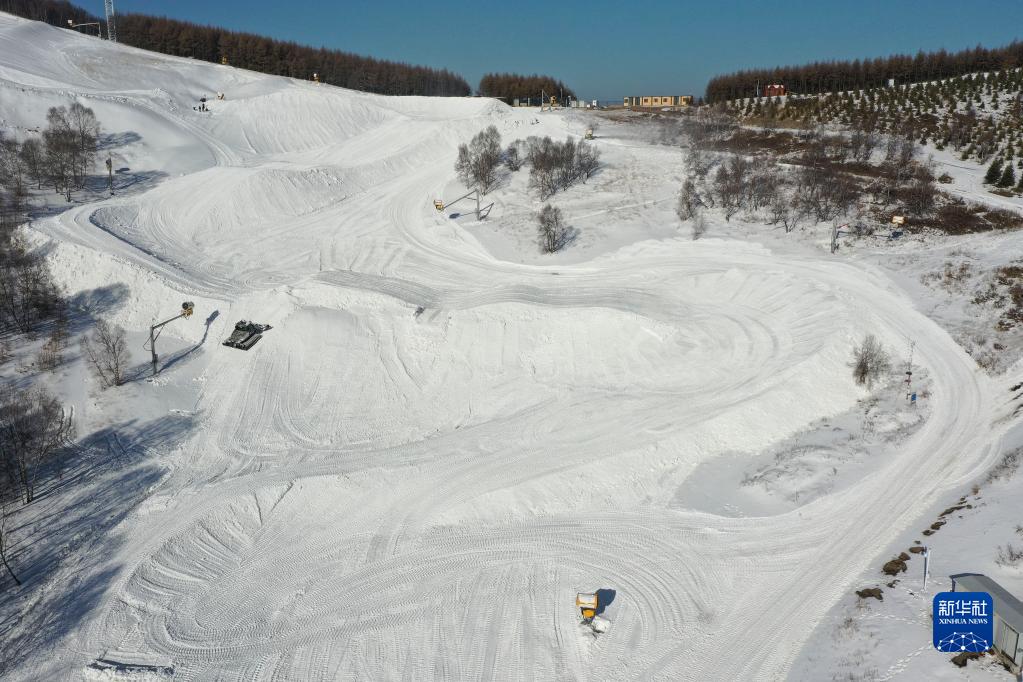 河北張家口：雲頂滑雪公園賽道塑型忙_fororder_2