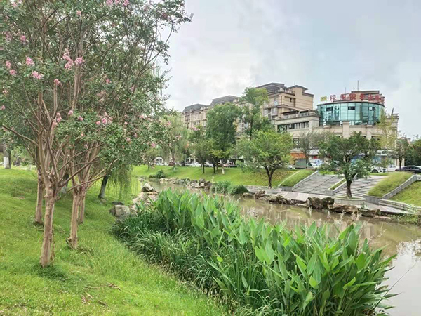 眉山洪雅：凝心聚力打造宜居宜业宜养宜游中国养生之都_fororder_引青入城水景观一角-摄影-朱涛