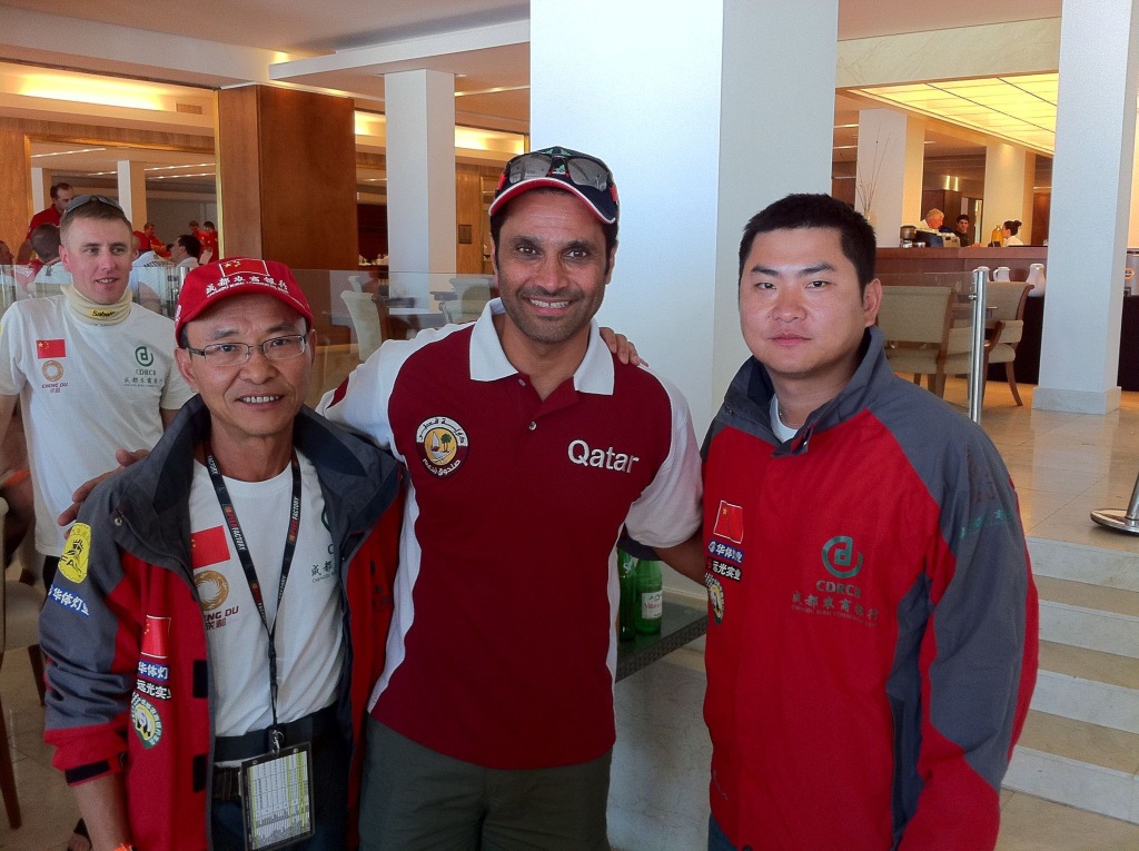 青春永驻的秘密 61岁肌肉爷爷赛车驰骋大漠 青春永驻的秘密 61岁肌肉爷爷赛车驰骋大漠