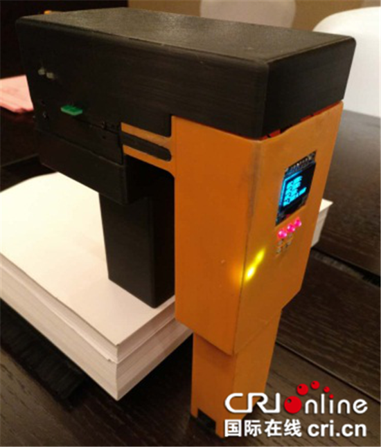 已过审【CRI专稿 列表】重庆大学生团队研发便携仪器 40分钟完成细菌检测