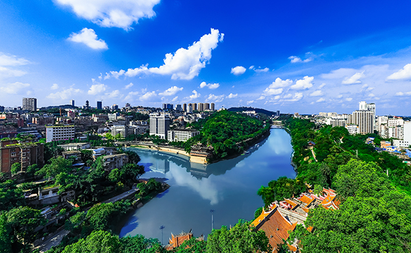 自贡自流井:聚焦"两会" 代表委员建言"筑三圈建双城"