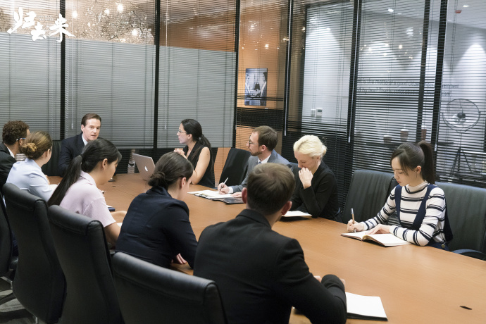 《歸去來》最新劇照曝光 唐嫣高扎馬尾側顏迷人